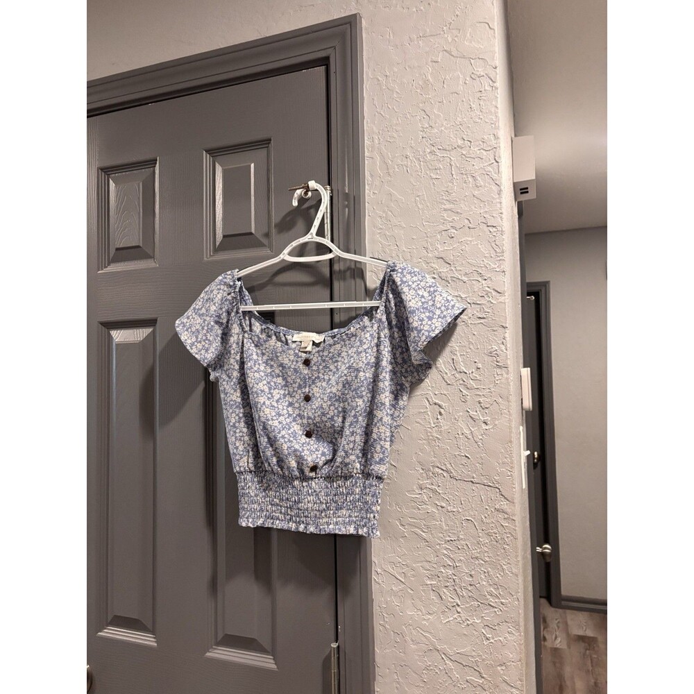 Monteau Los Angeles Blue Floral Cropped Flutter Short Sleeve Square Neck Blouse… - Picture 3 of 5